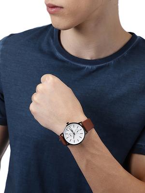brown strap chronographic watch - 16100939 - Standard Image - 6