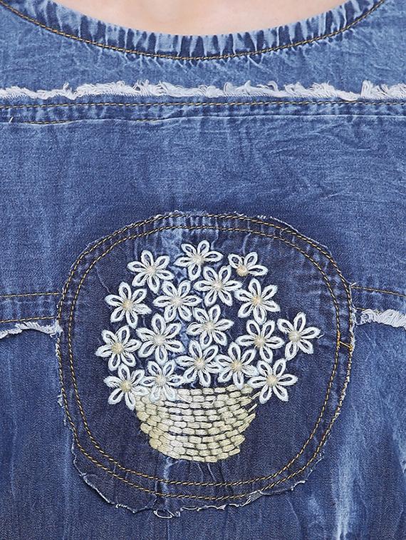 cut out sleeved embroidered denim dress - 16113971 - Zoom Image - 5