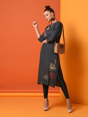 embroidered straight kurta - 16124507 - Standard Image - 4