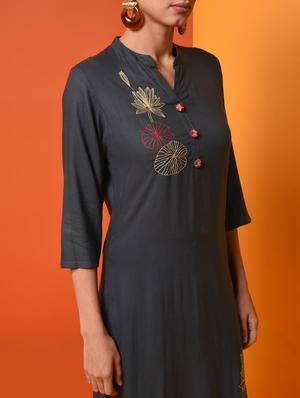 embroidered straight kurta - 16124507 - Standard Image - 5