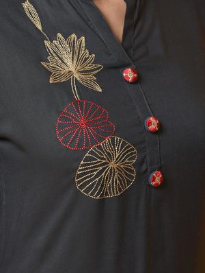 embroidered straight kurta - 16124507 - Standard Image - 6