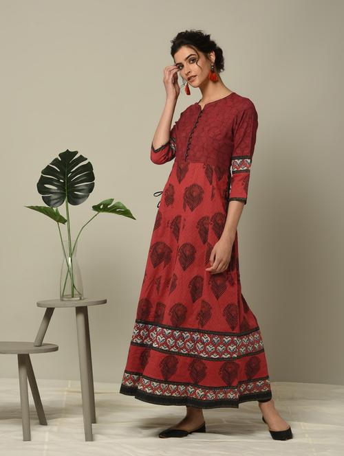 red ethnic motifs anarkali kurta - 16167210 - Standard Image - 1
