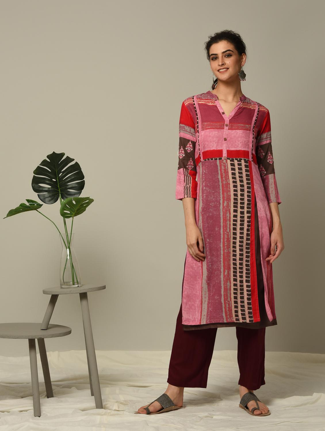 geometrical printed straight kurta - 16167222 - Zoom Image - 1