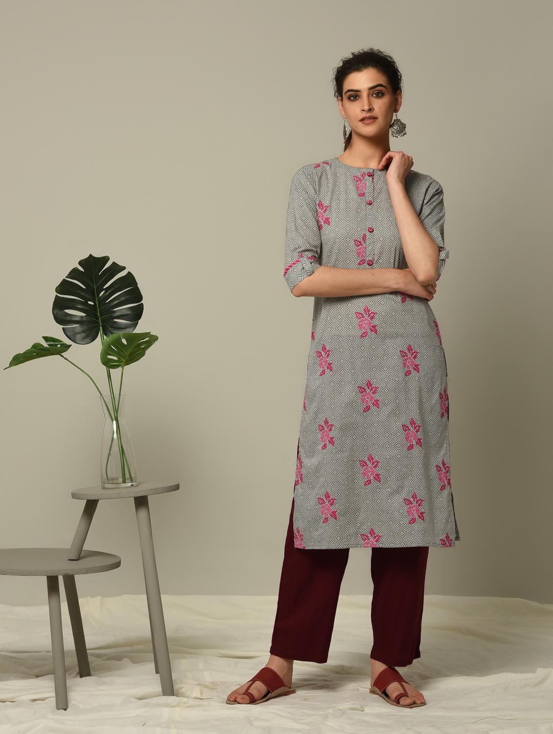 geometrical embroidered straight kurta - 16167243 - Zoom Image - 1