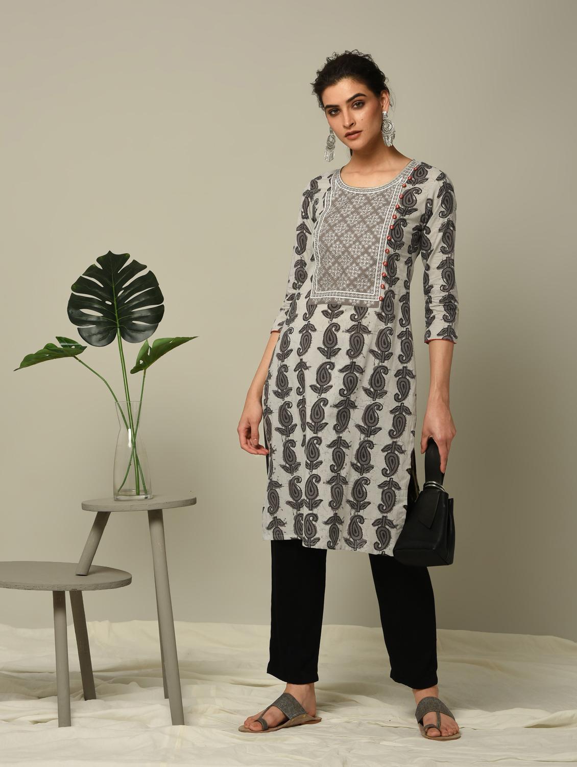 batik embroidered straight kurta - 16167299 - Zoom Image - 1