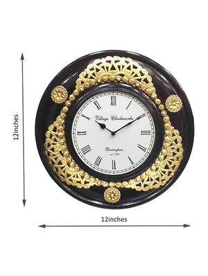 analog wall clock - 16169166 - Standard Image - 2