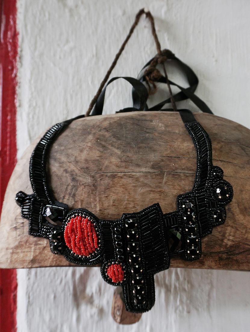 black crystal statement necklace - 16185792 - Zoom Image - 1