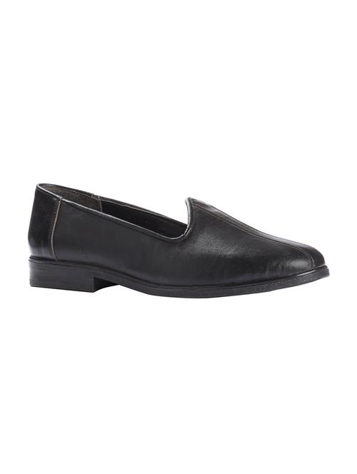 black leatherette slip on jutis - 16190802 - Standard Image - 1