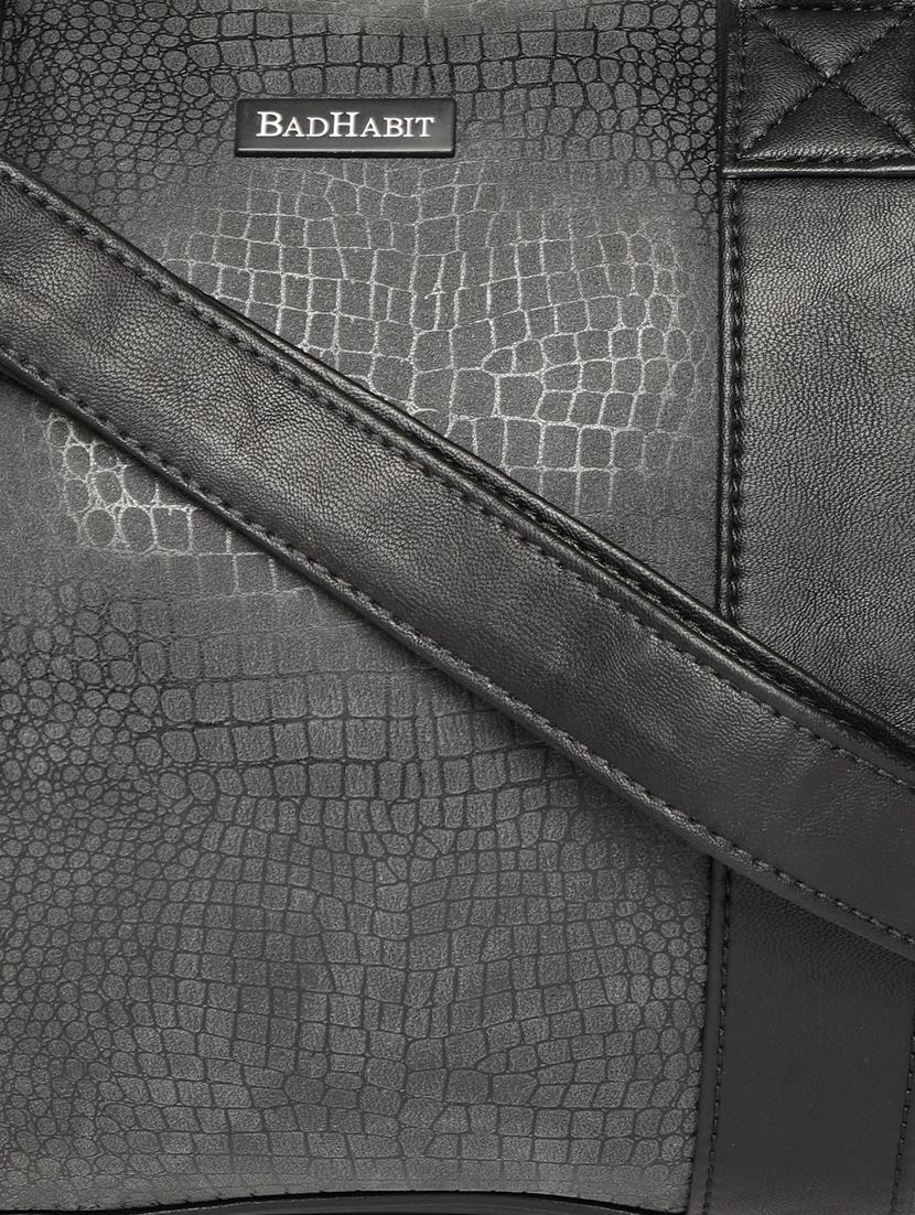 black canvas dufflebag - 16193290 - Zoom Image - 5