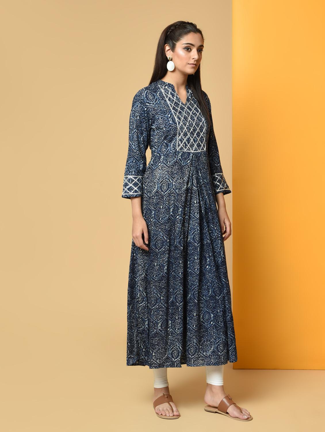 gota work printed kurta - 16194135 - Zoom Image - 3