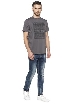 grey geometric chest print t-shirt - 16201633 - Standard Image - 4
