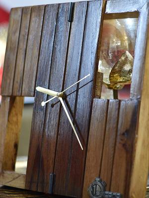 wooden teak strips antique rectangular and strips with lacquered polish wall clock - 16222161 - Standard Image - 3