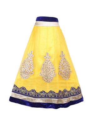 yellow silk blend lehnga choli - 16244326 - Standard Image - 4