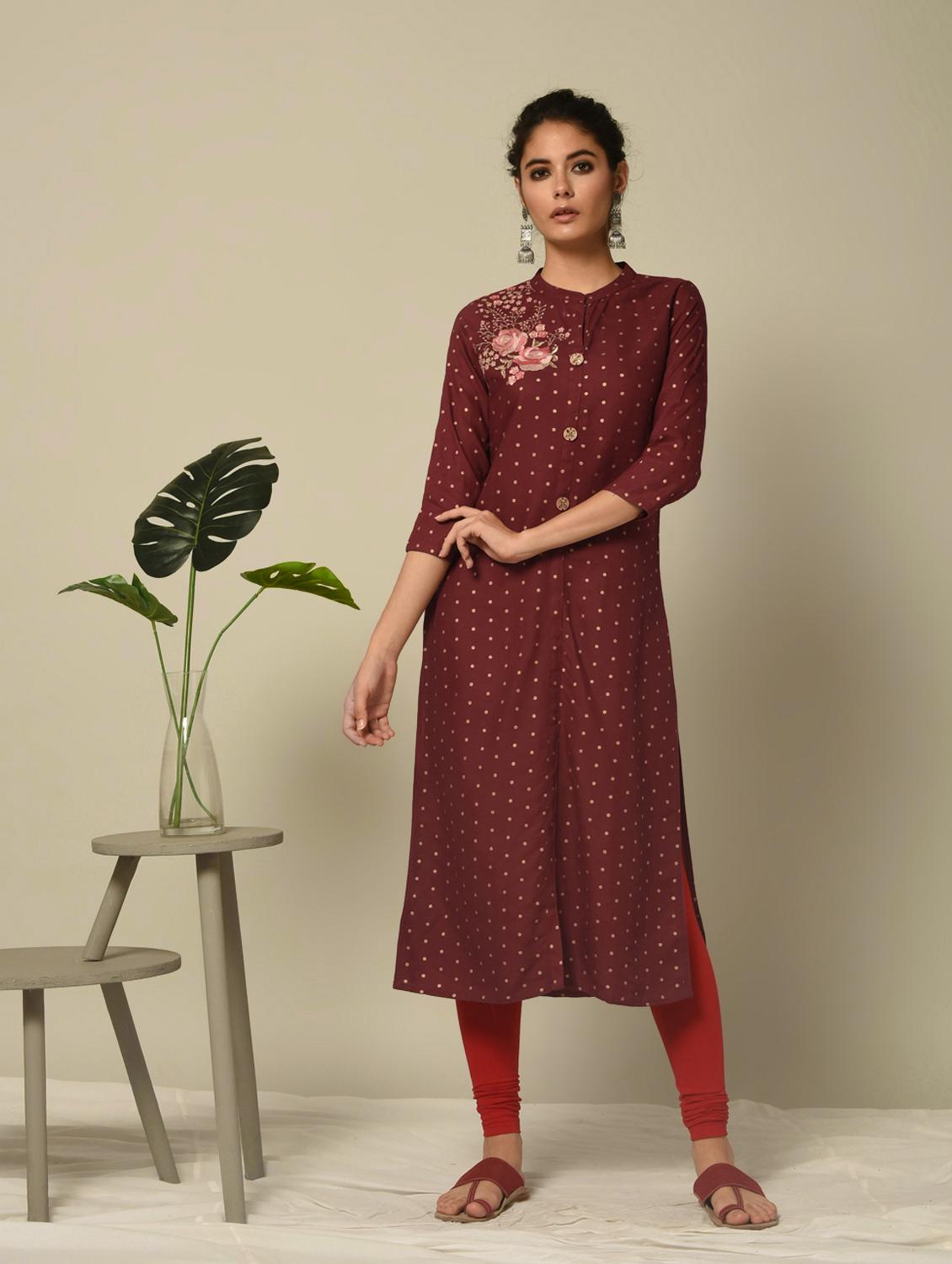 floral embroidered straight kurta - 16245916 - Zoom Image - 1