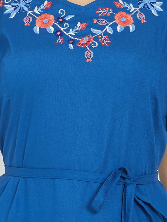 tie knot floral embroidered a-line dress - 16256143 - Zoom Image - 4