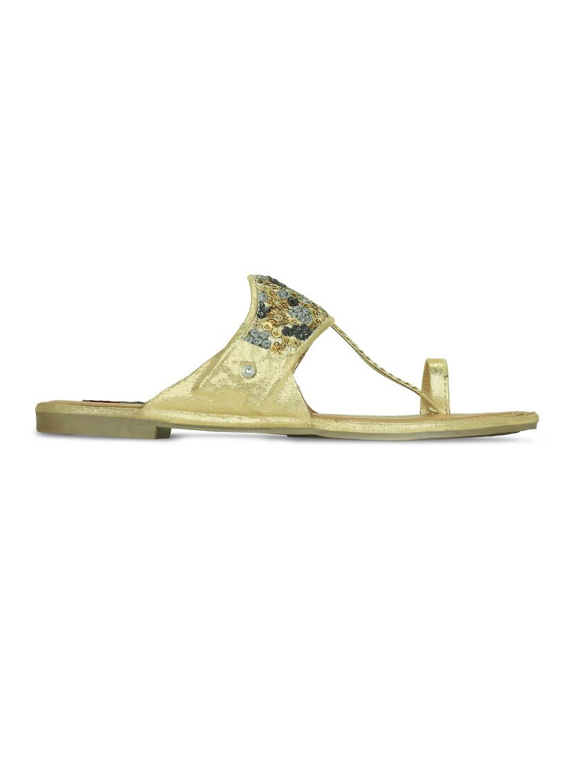 gold one toe kolhapuris - 16281872 - Zoom Image - 2