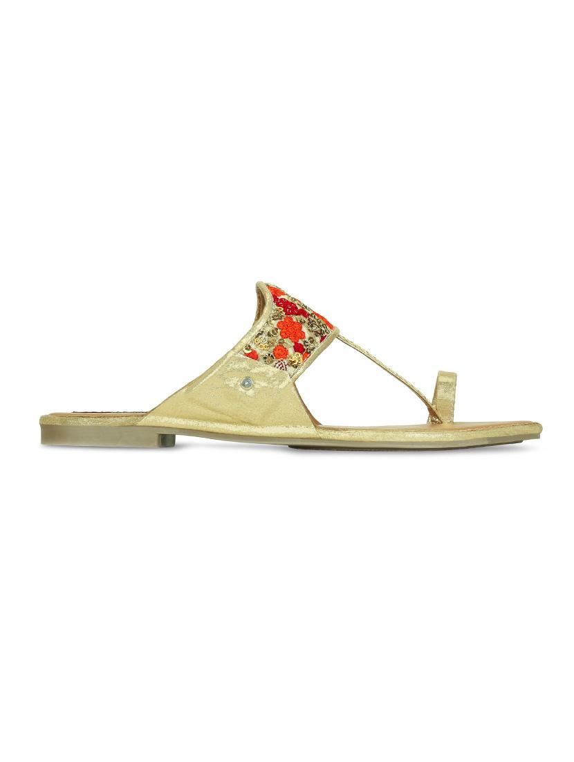 red one toe kolhapuris - 16281874 - Zoom Image - 2