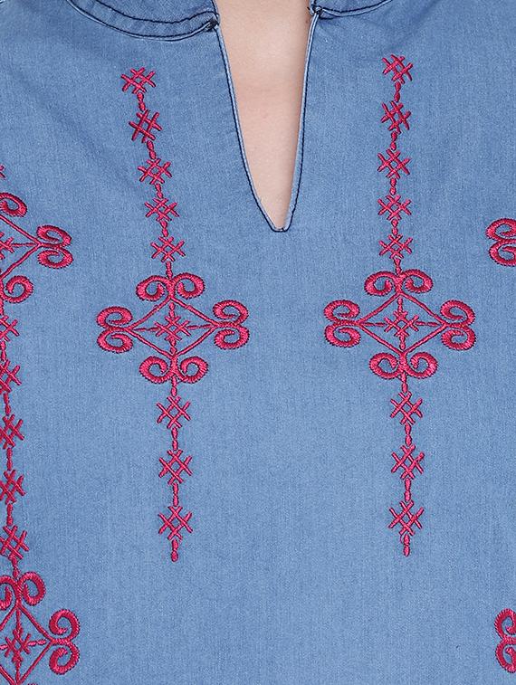 embroidered straight kurta - 16285632 - Zoom Image - 4