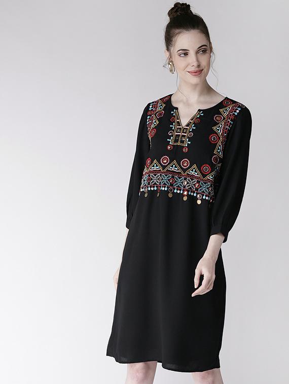 notch neck embroidered shift dress - 16286178 - Zoom Image - 1