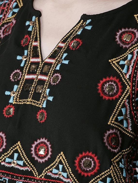 notch neck embroidered shift dress - 16286178 - Zoom Image - 5