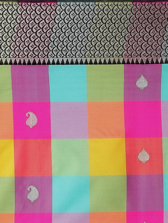 checkered kanjivaram saree with blouse - 16297955 - Zoom Image - 4