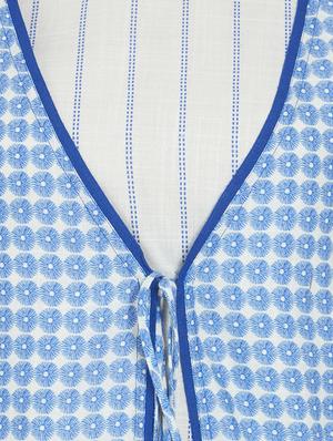 striped straight kurta with printed jacket - 16304778 - Standard Image - 4