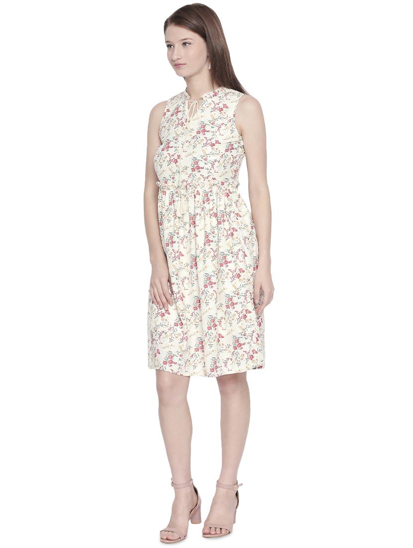 tassel detail front tie up floral dress - 16304785 - Zoom Image - 2
