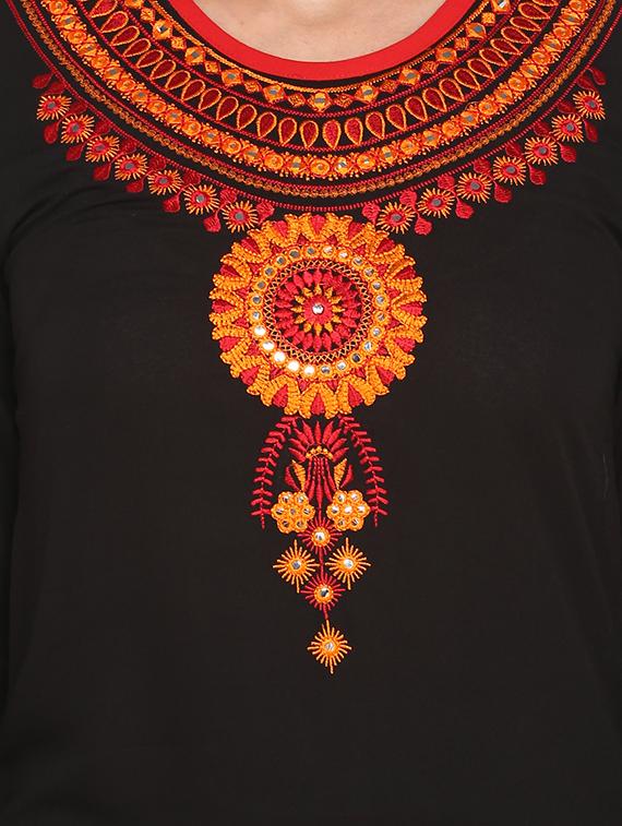 embroidered straight kurta - 16346804 - Zoom Image - 4
