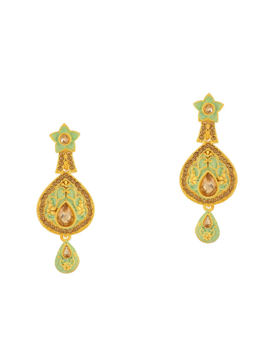 gold short necklace - 16386908 - Zoom Image - 3