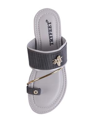 grey one toe sandals - 16392396 - Standard Image - 3