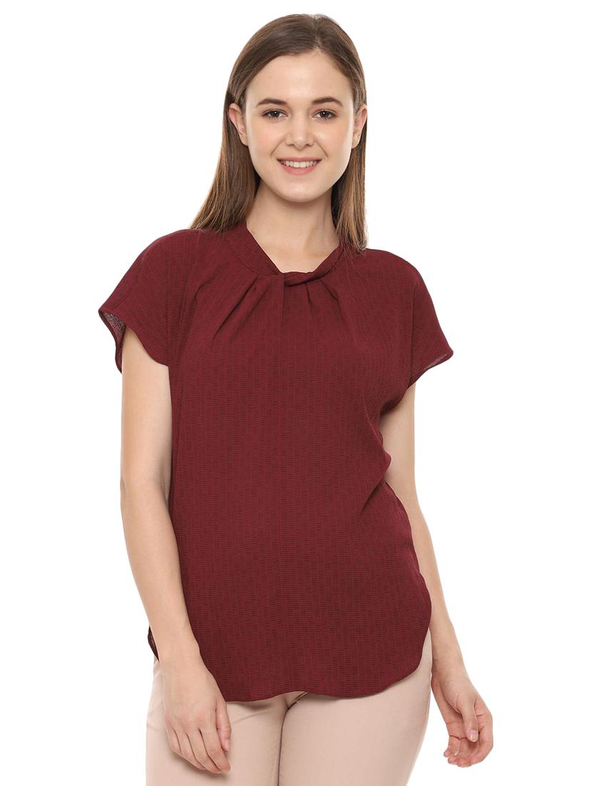 key hole back twist detail top - 16403593 - Zoom Image - 1