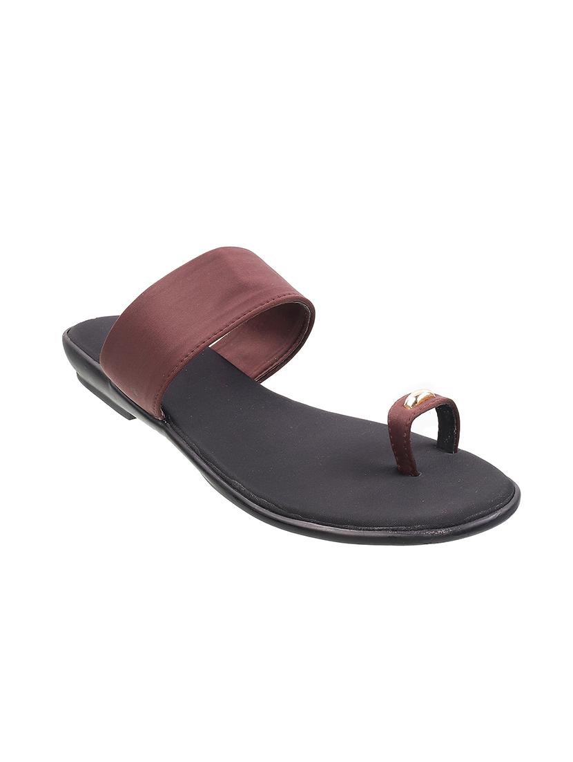 red one toe sandals - 16417184 - Zoom Image - 1