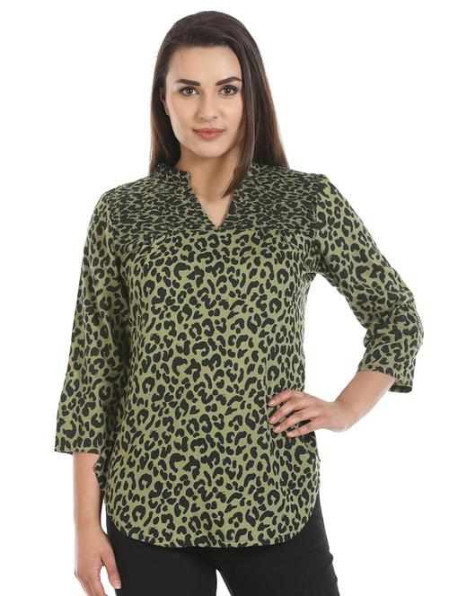 curved hem animal printed top - 16417504 - Very Small Image - 1