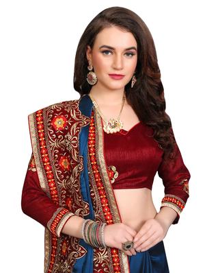 floral embroidered saree with blouse - 16440978 - Standard Image - 3