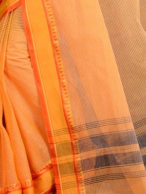 contrast bordered tant saree - 16456132 - Standard Image - 3