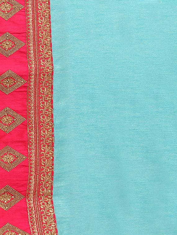 solid with bordered saree with blouse - 16457247 - Zoom Image - 4