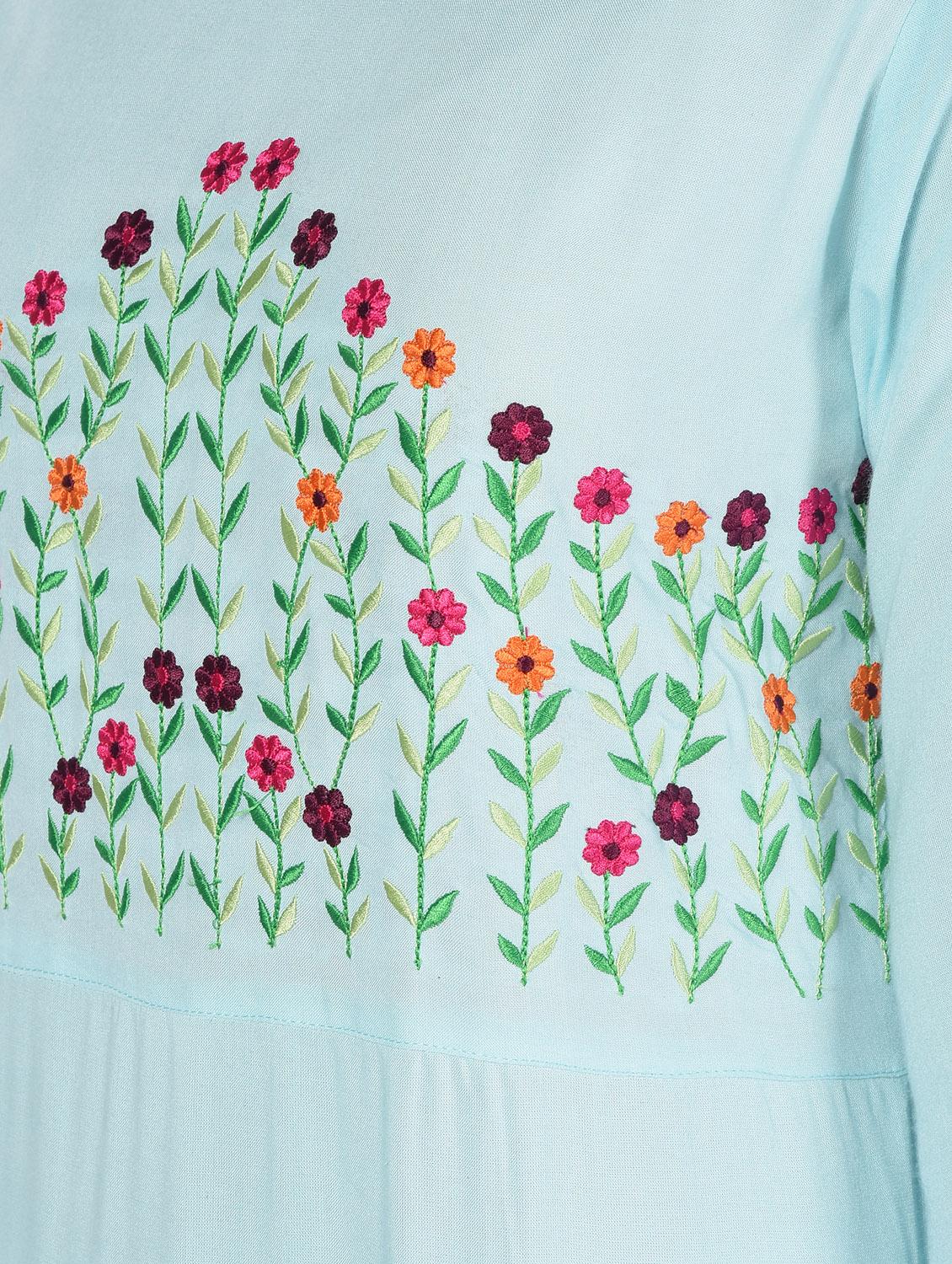 embroidered straight kurta - 16466307 - Zoom Image - 6