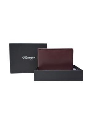 brown leather wallet - 16466386 - Standard Image - 4