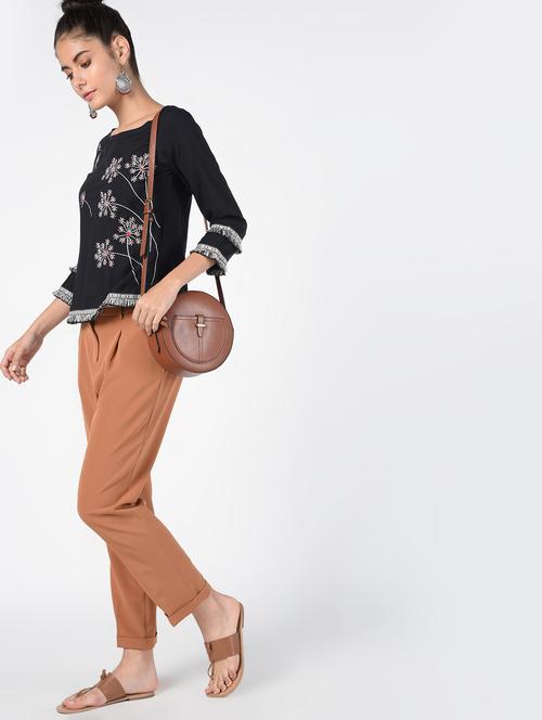 lace detail printed top - 16476115 - Standard Image - 1