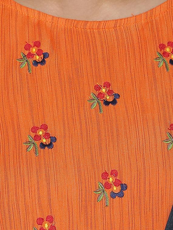 embroidered a-line kurta with jacket - 16482693 - Zoom Image - 4
