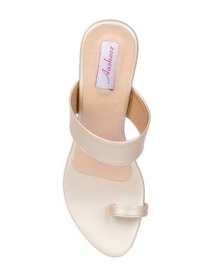 metallic one toe sandals - 16484679 - Standard Image - 3