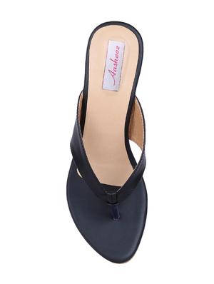 black toe separator sandals - 16484681 - Standard Image - 3
