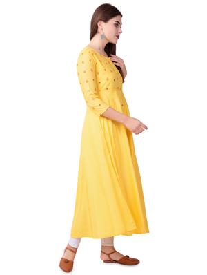 embroidered flared kurta - 16496579 - Standard Image - 2