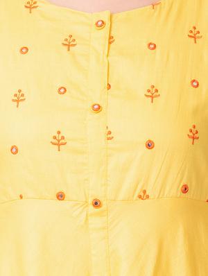 embroidered flared kurta - 16496579 - Standard Image - 4