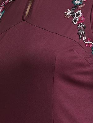 key hole neck embellished detail sheath dress - 16496884 - Standard Image - 4