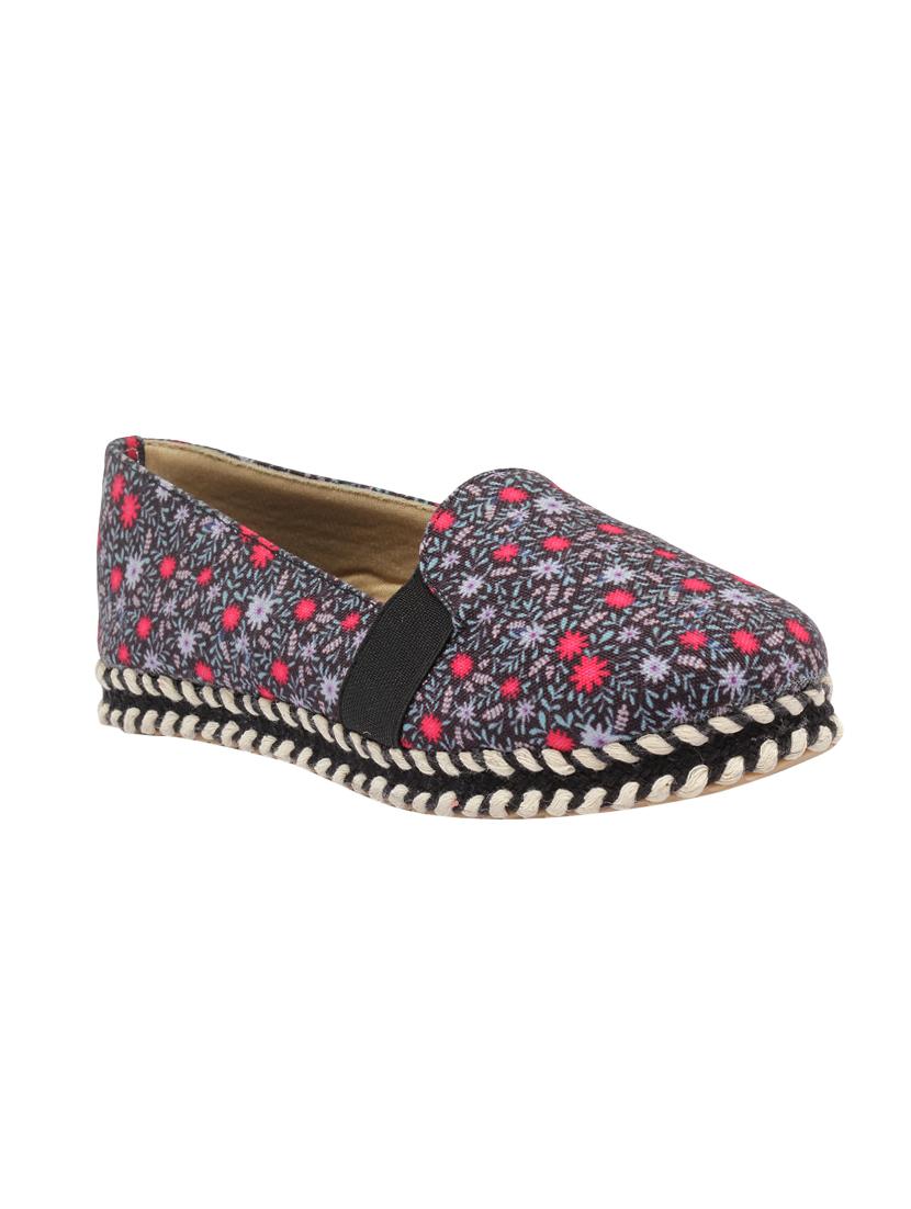 black slip on casual shoes - 16504738 - Zoom Image - 1