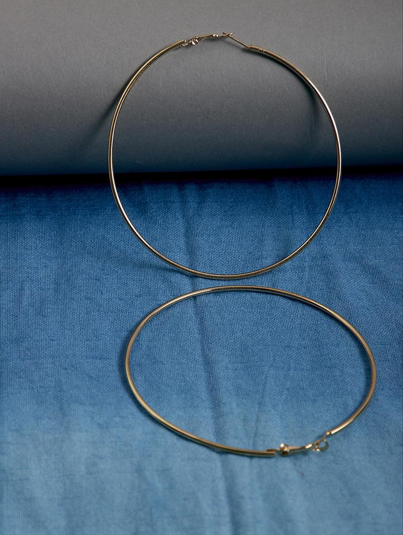 gold metal hoop earring - 16506953 - Zoom Image - 1