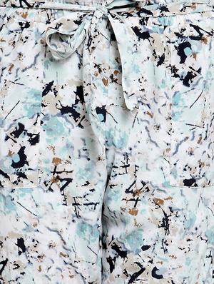 tie up waist abstract capri - 16508880 - Standard Image - 5