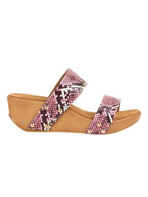 pink slip on wedges - 16515331 - Standard Image - 2