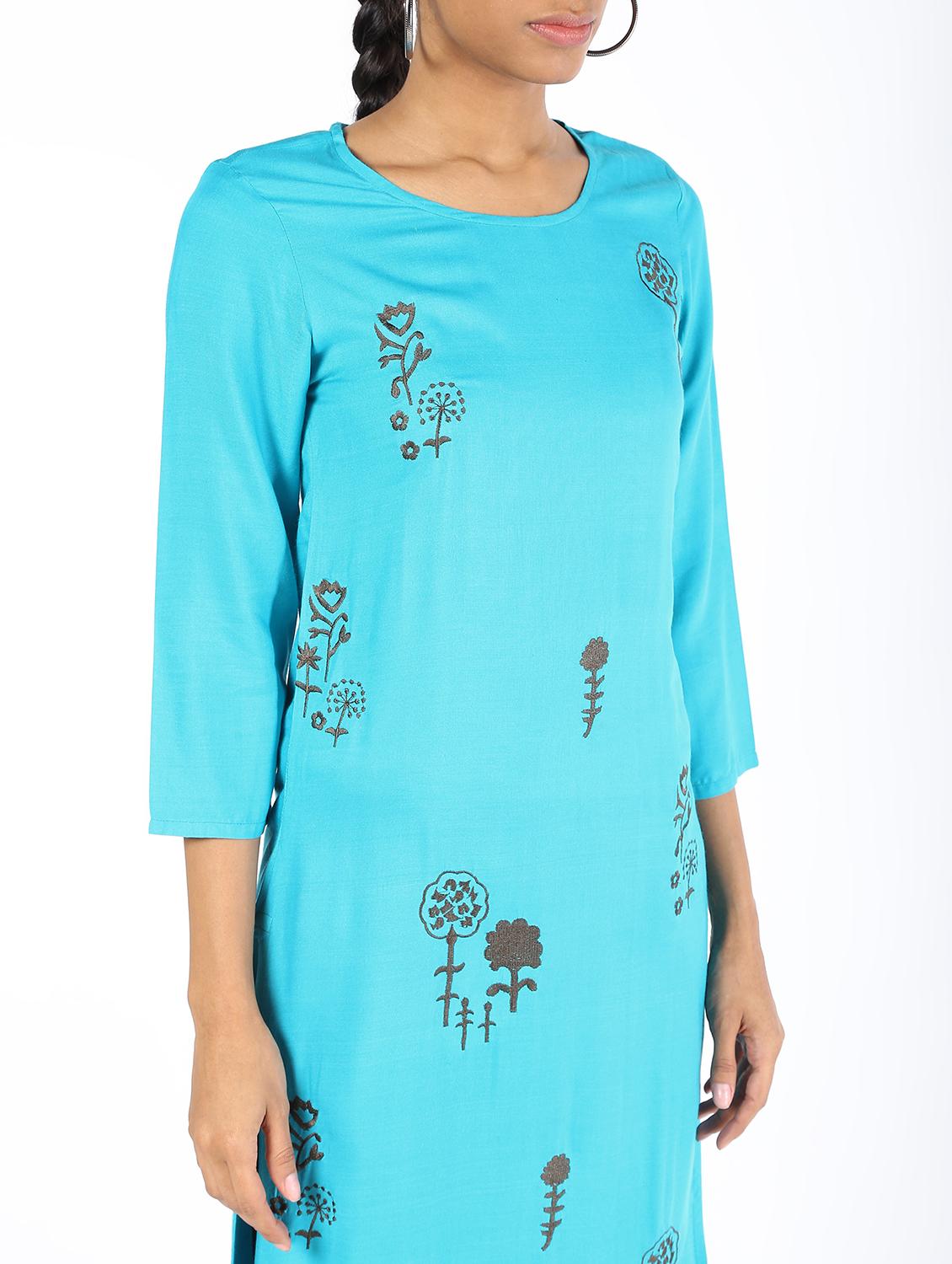 embroidered straight kurta - 16529711 - Zoom Image - 4